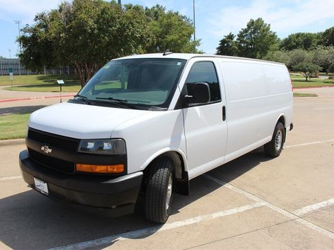 Used 2022 Chevrolet Express 3500 Extended w/ Driver Convenience Package RWD image 1