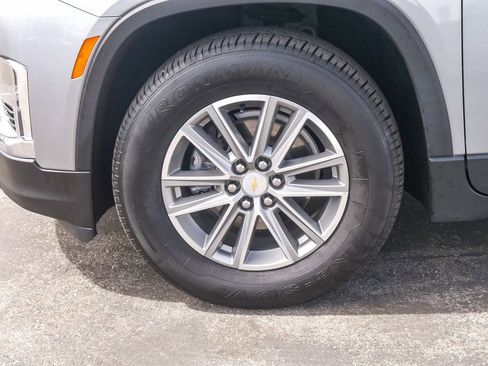 Used 2023 Chevrolet Traverse LT FWD image 5