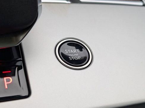 New 2026 Land Rover Range Rover SE image 18