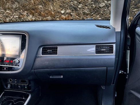 Used 2020 Mitsubishi Outlander SE image 15