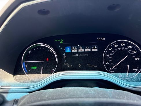 Used 2021 Toyota Avalon Limited w/ Advanced Safety Package FWD image 13