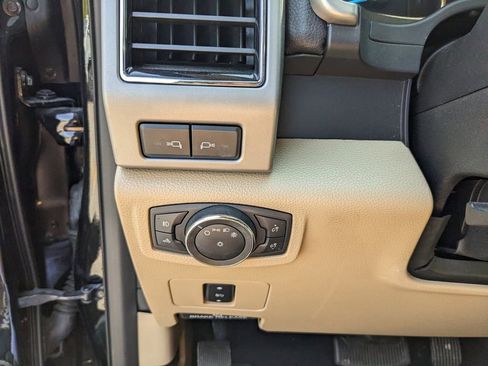 Used 2021 Ford F250 Lariat w/ Chrome Package image 30