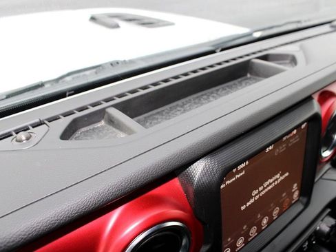 Used 2022 Jeep Wrangler Unlimited Rubicon w/ Cold Weather Group image 14