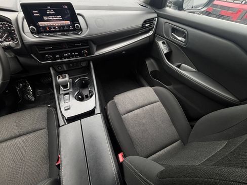 Used 2025 Nissan Rogue SV FWD image 37