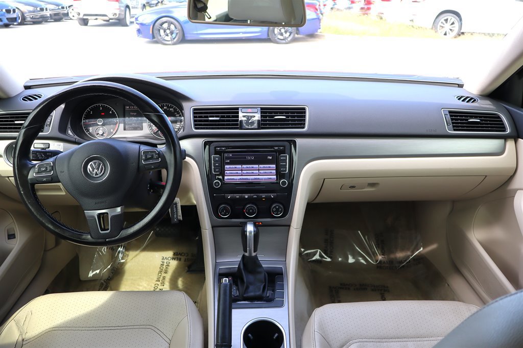 Used 2015 Volkswagen Passat TDI SE FWD image 12