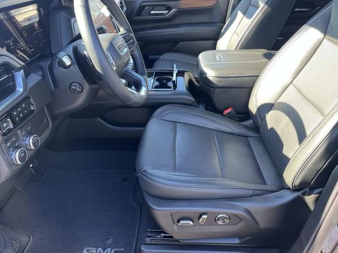 Certified 2025 GMC Yukon XL Denali w/ Sun & Power Step Package image 11