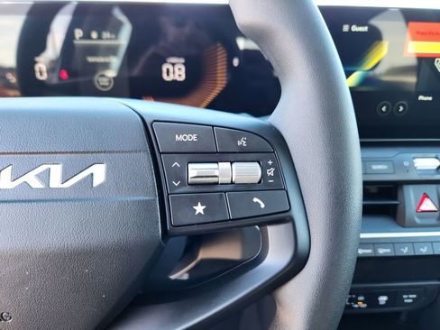 New 2026 Kia K4 LXS image 16