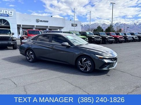 Used 2024 Hyundai Elantra SEL w/ Convenience Package image 3