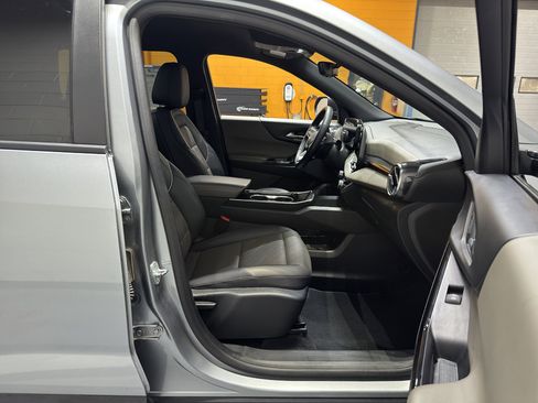 Used 2025 Chevrolet Equinox LT w/ Convenience Package II image 19