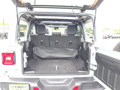 Used 2024 Jeep Wrangler Unlimited Sahara AWD/4WD image 41