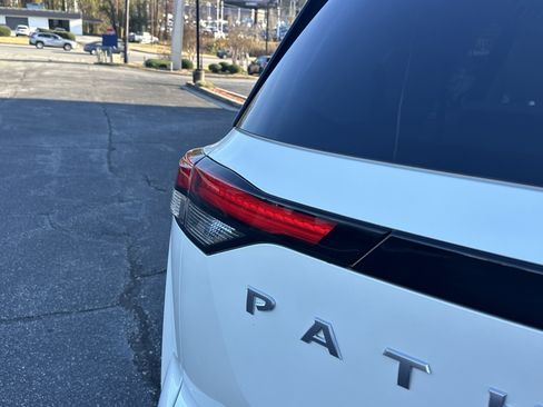 Used 2022 Nissan Pathfinder SL w/ Cargo Package image 20