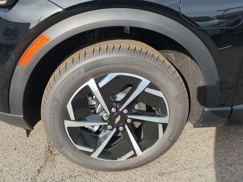 New 2026 Chevrolet Equinox EV LT image 31