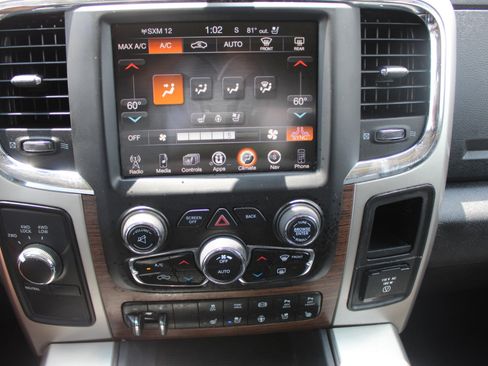 Used 2016 RAM 3500 Laramie image 31