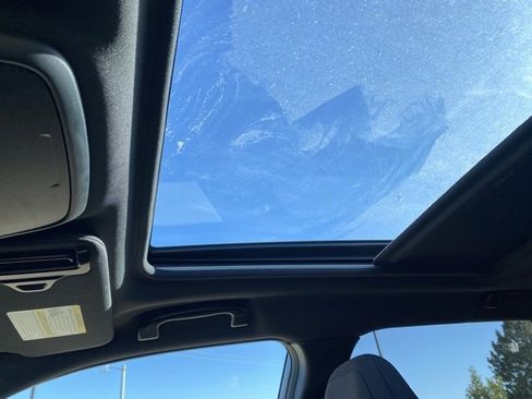 New 2025 Subaru Forester Premium image 24