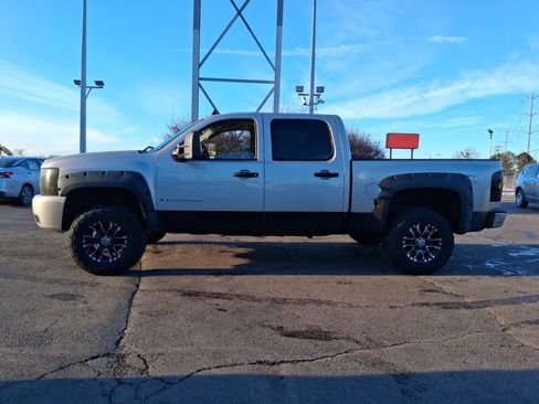 Used 2007 Chevrolet Silverado 1500 LT w/ 1LT Convenience Package image 4