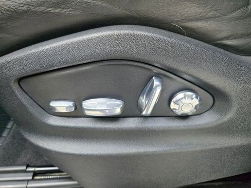 Used 2019 Porsche Cayenne image 12