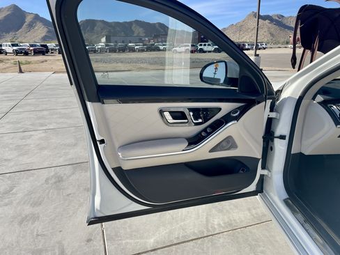 Used 2021 Mercedes-Benz S 580 4MATIC Sedan image 14