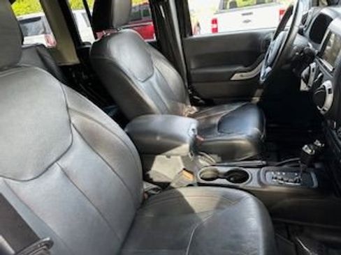 Used 2013 Jeep Wrangler Unlimited Sahara w/ Mopar Chrome Edition Group image 10