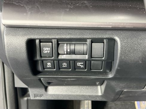 Used 2023 Subaru Crosstrek 2.5i Limited w/ Moonroof Package image 10