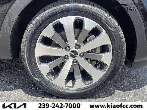 Used 2022 Kia Telluride S FWD image 7