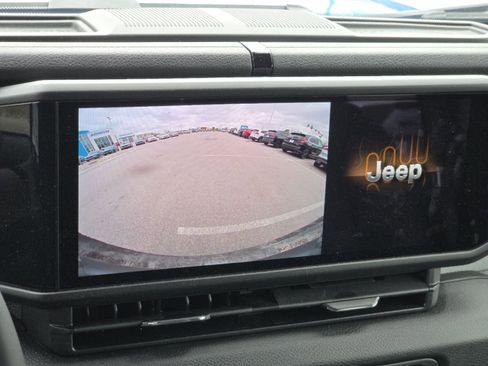 Used 2024 Jeep Wrangler Sport S image 4