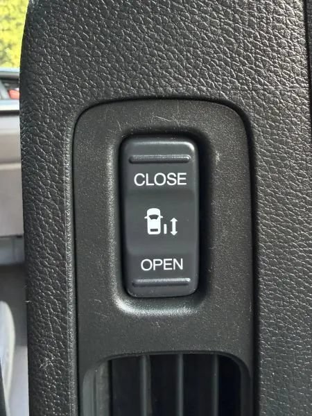 Used 2018 Honda Odyssey EX-L image 49