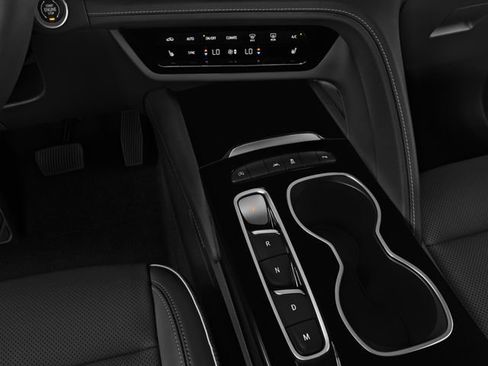 Used 2022 Buick Envision Preferred w/ Sport Touring Package FWD image 9