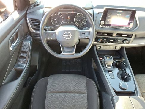 Used 2025 Nissan Rogue SV image 22