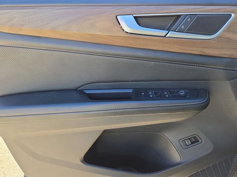 Used 2024 Volkswagen Atlas SE image 15