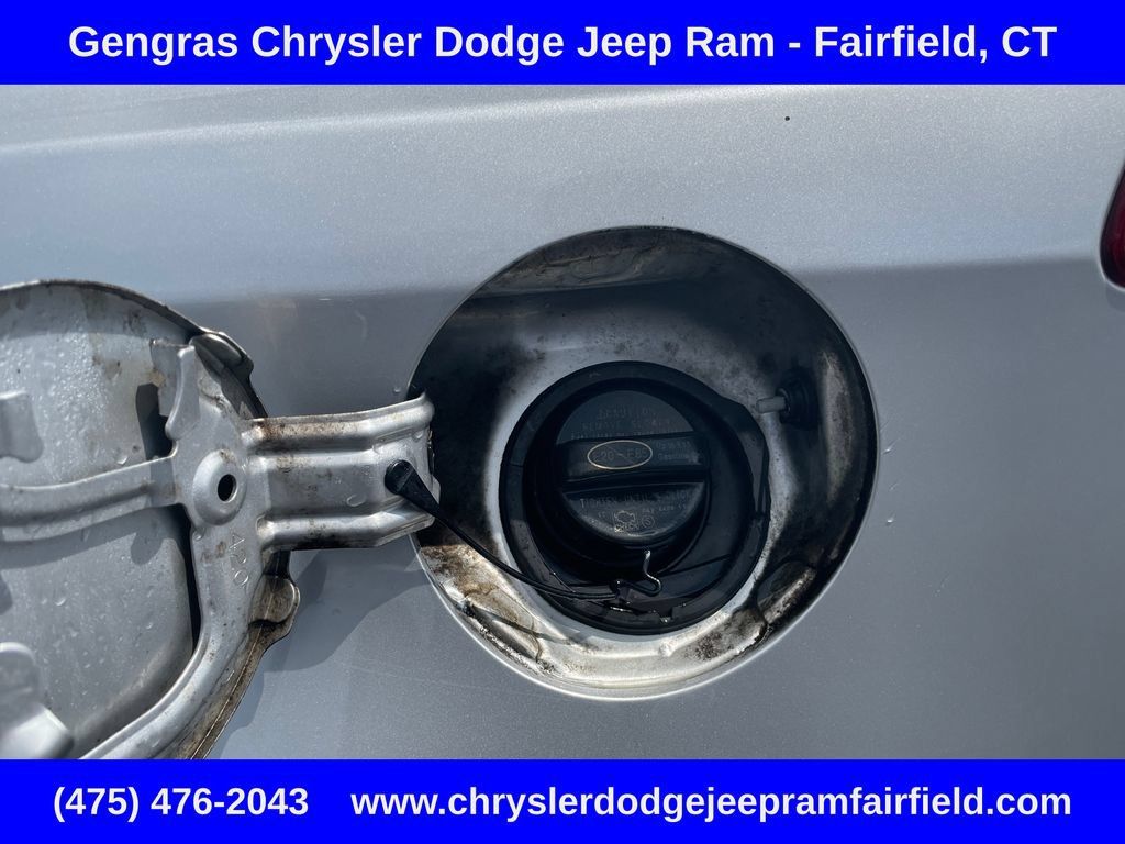 Used 2015 Toyota RAV4 Limited AWD/4WD image 34