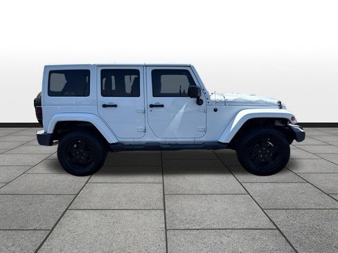 Used 2015 Jeep Wrangler Unlimited Sahara AWD/4WD image 6