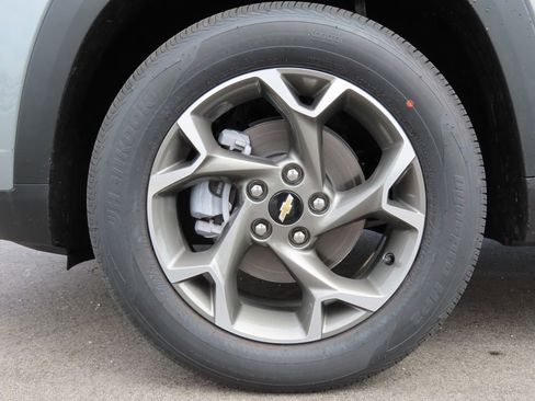 New 2026 Chevrolet Trax LT w/ Driver Confidence Package FWD image 13