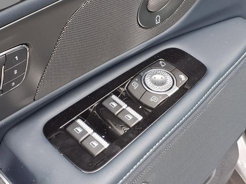 New 2025 Lincoln Nautilus Reserve image 15