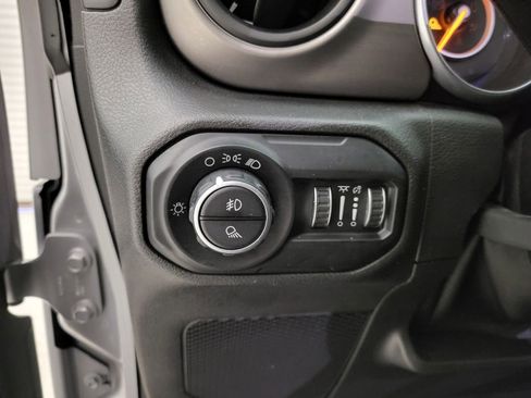 Used 2020 Jeep Gladiator Sport image 30