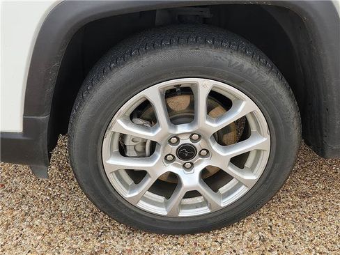 Used 2025 Jeep Compass Limited AWD/4WD image 7