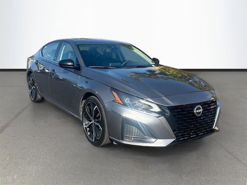 Used 2024 Nissan Altima 2.5 SR image 1