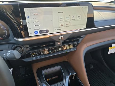 New 2025 Toyota Crown Signia image 44