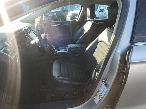 Used 2017 Ford Fusion SE w/ Equipment Group 201A AWD/4WD image 16