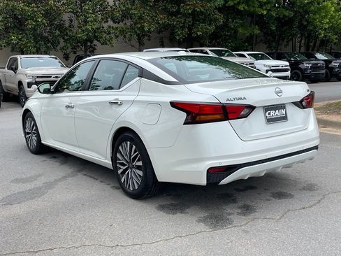 Used 2024 Nissan Altima 2.5 SV FWD image 5