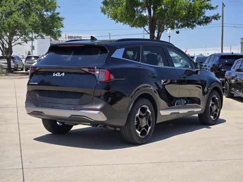 New 2026 Kia Sportage EX FWD image 4