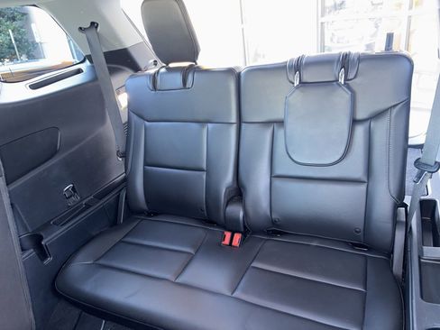 Used 2023 Ford Explorer XLT w/ Equipment Group 202A image 13