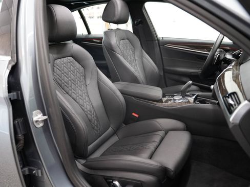 Used 2021 BMW 530i w/ Premium Package RWD image 32