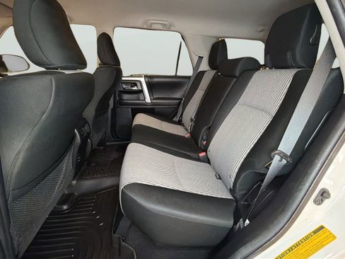 Used 2016 Toyota 4Runner SR5 image 33