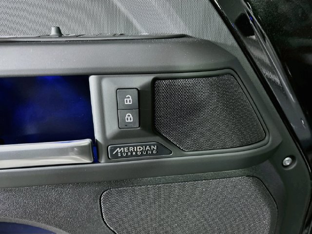 New 2026 Land Rover Defender 110 X-Dynamic SE AWD/4WD image 20
