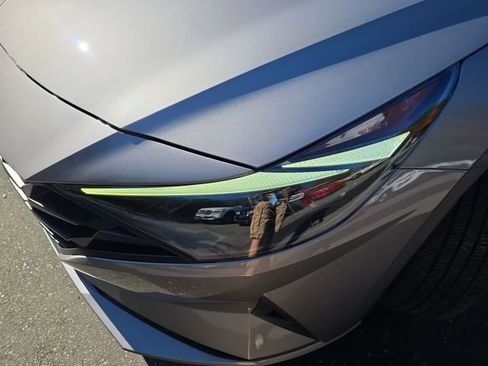 Certified 2023 Hyundai Elantra SE image 42