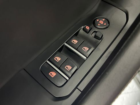 New 2026 BMW X6 M60i w/ Executive Package image 26