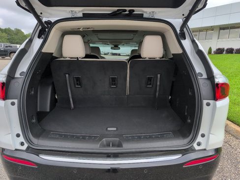 Used 2022 Buick Enclave Essence w/ Experience Buick Package image 4