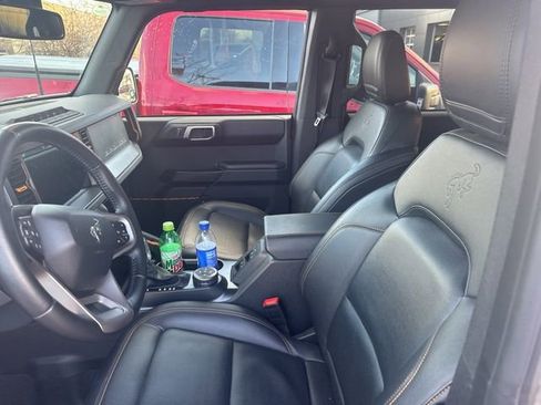 Used 2024 Ford Bronco Badlands image 6