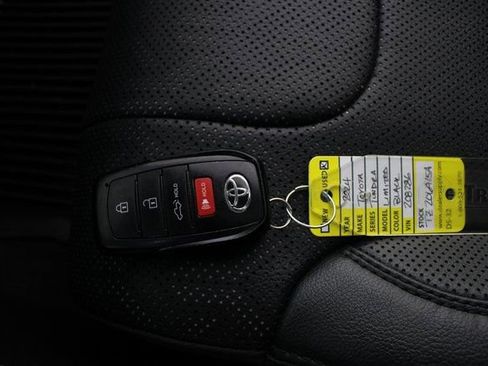 Used 2024 Toyota Tundra Limited image 9