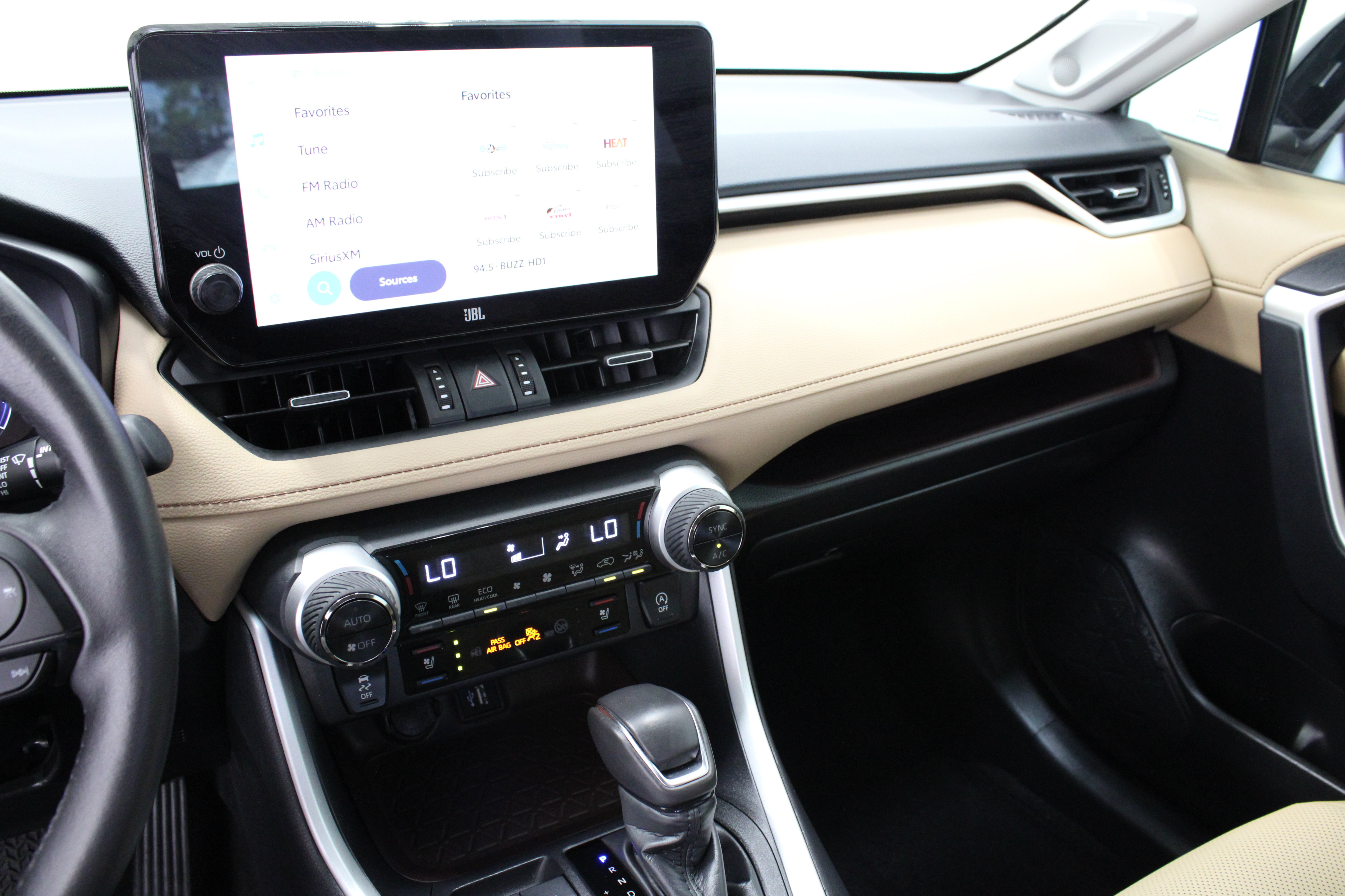 Used 2025 Toyota RAV4 Limited FWD image 16